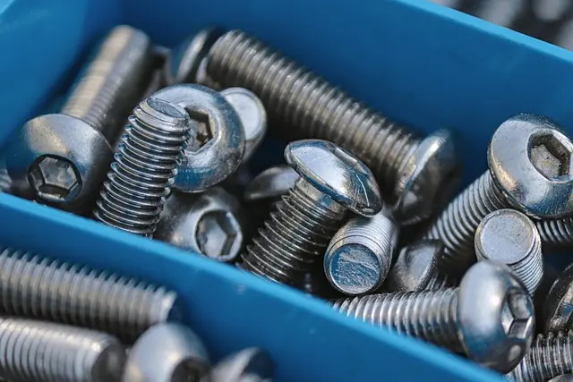Comment choisir des vis pour des matériaux fragiles