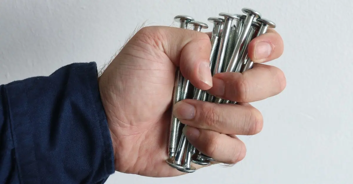 Comment choisir les fixations visserie pour vos projets de bricolage